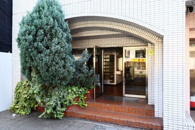 落ち着いたエントランスです