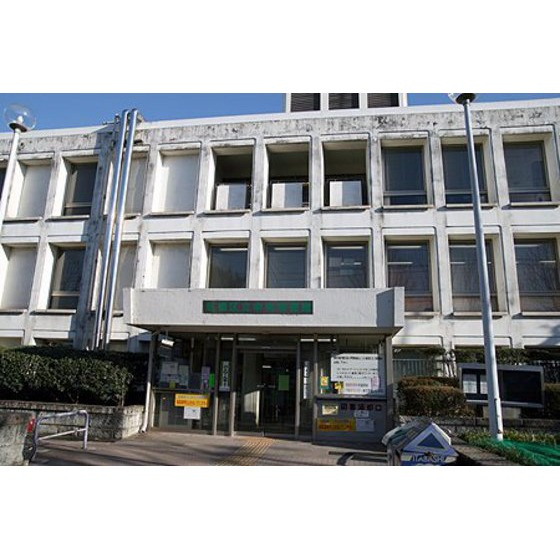 図書館「板橋区立中央図書館まで1064ｍ」