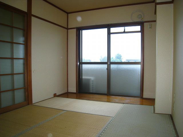 和室ならではの温かな和の空間で寛ぎの時間を過ごせます