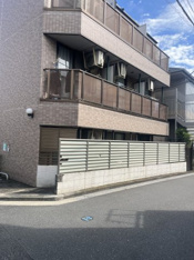 落ち着いた雰囲気の外観です