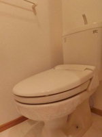 コンパクトで使いやすいトイレです