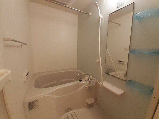 落ち着いた空間のお風呂です