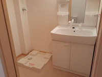 明るい洗面所です