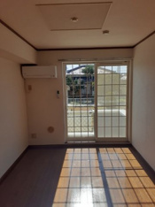 内装は落ち着いています