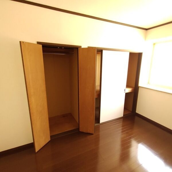 メゾンポピエールA棟の収納