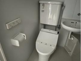 コンパクトで使いやすいトイレです