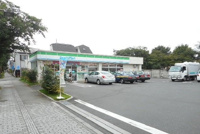ファミリーマートまで150m