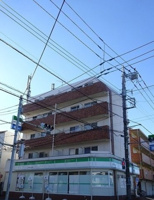 ファミリーマートまで260m