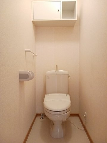 コンパクトで使いやすいトイレです