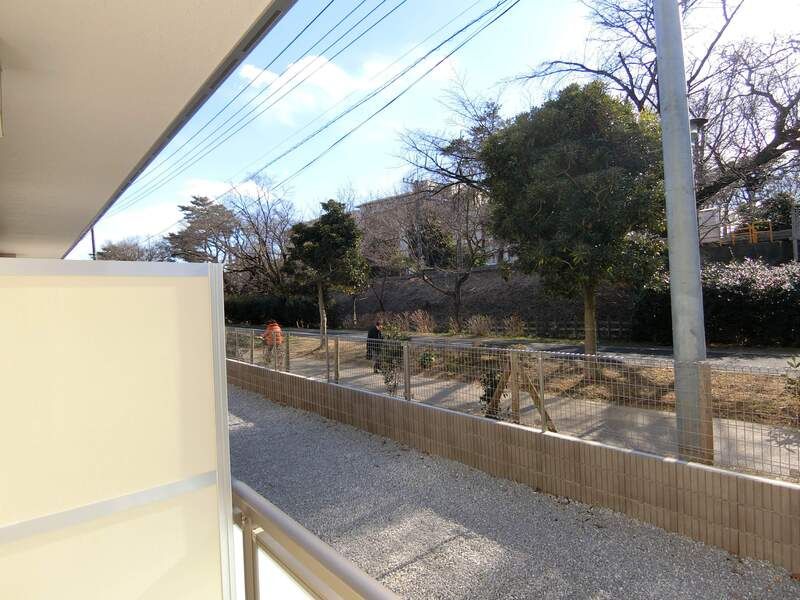 外からの目が気にならないバルコニーで洗濯物が干せます
