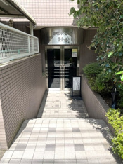 清潔なエントランスです