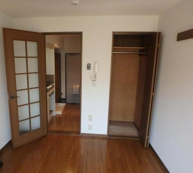 ゆったりした洋室です