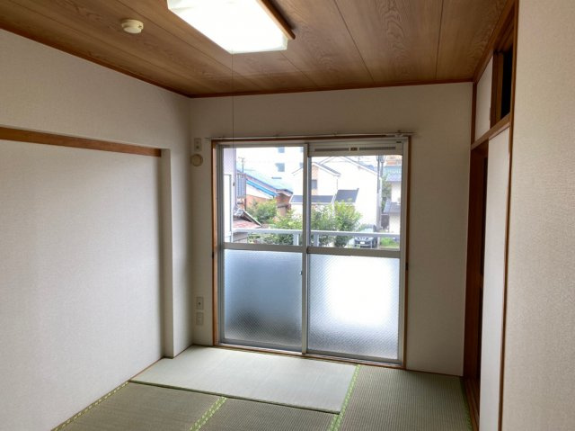 こちらの居間で趣味の時間をお楽しみください
