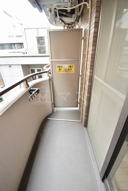 ラムール谷町のバルコニー
