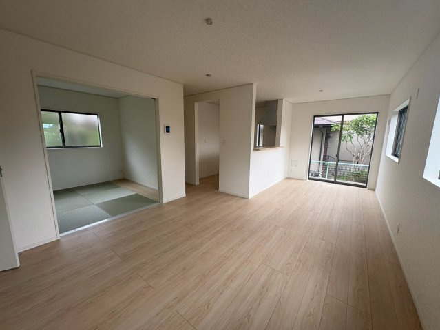 狭山市柏原　新築分譲　西武新宿線『狭山市駅』バス19分　【柏原小学区】の居間・リビング