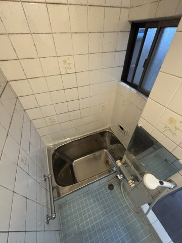 【DIY向け中古戸建】南向き×前道5.9m！地下鉄歩8分の浴室|きれいなお風呂です