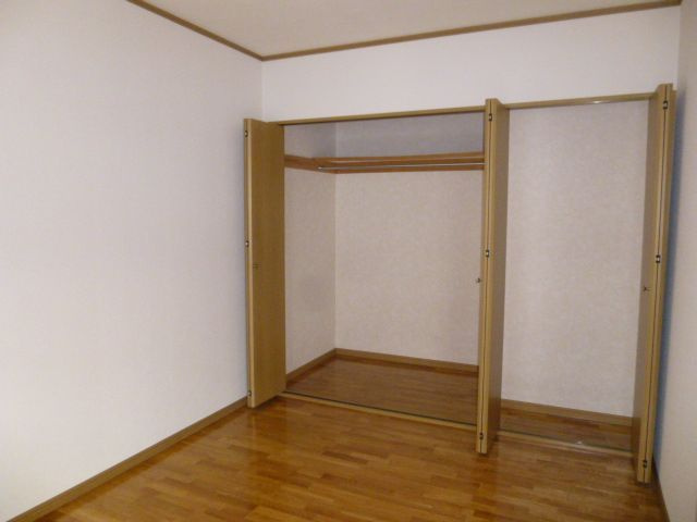 エリーナ長住の玄関