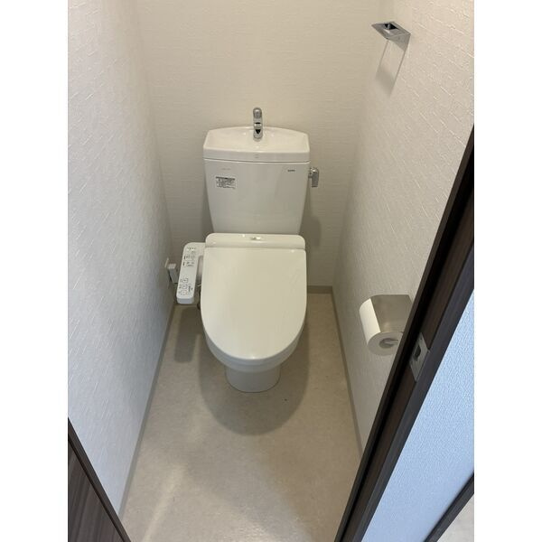 大阪市浪速区日本橋東３丁目の賃貸マンションのトイレ