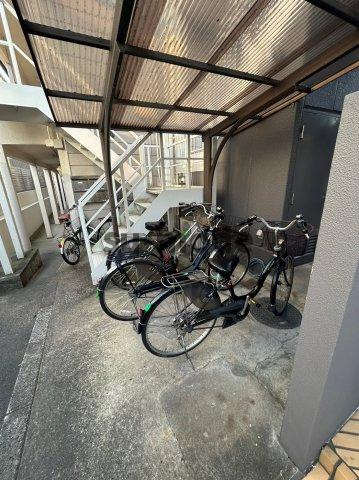 千里丘アベニューの駐車場