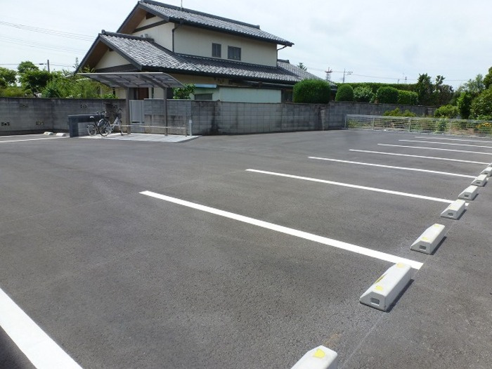 アバンセの駐車場