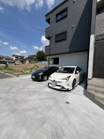 REVITA野崎の駐車場