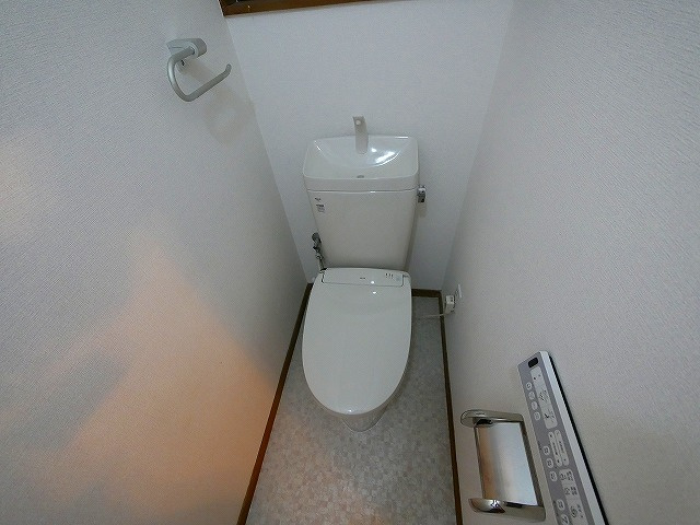 奈良市法連佐保山1-4-23戸建てのトイレ