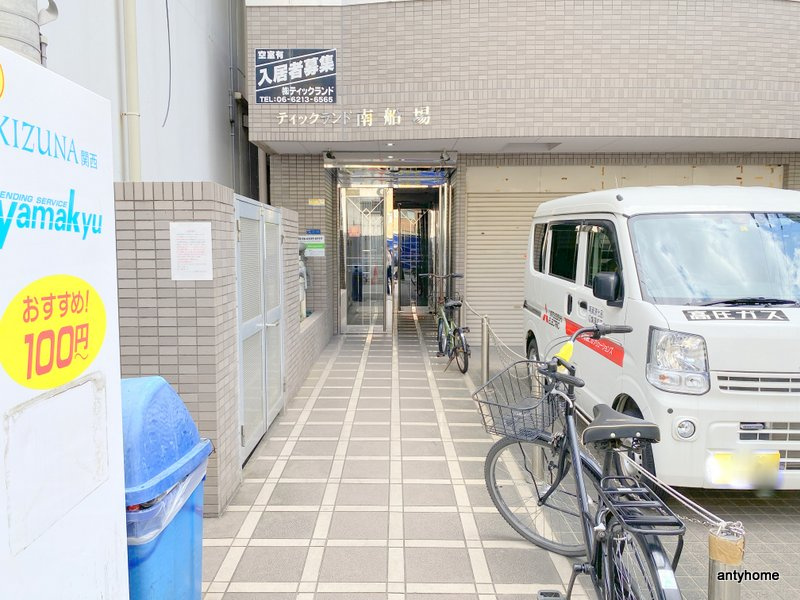 ティックランド南船場　仲介手数料無料のエントランス