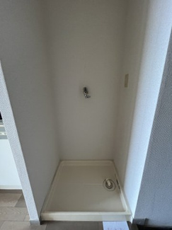 【設備】 | 同間取りの同設備のお部屋　室内洗濯機置き場