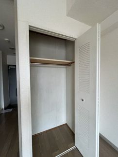 【収納】 | 同間取りの同設備のお部屋　奥行きのあるクローゼット