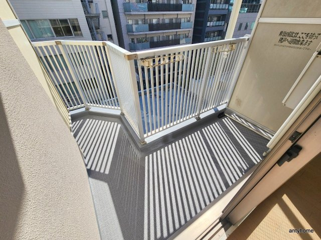 レジュールアッシュ谷町のバルコニー