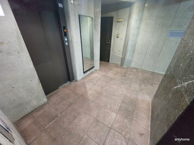 レジュールアッシュ谷町のロビー