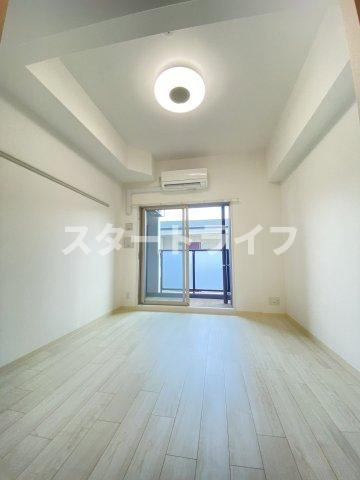大阪市東淀川区西淡路４丁目の賃貸マンションの居間・リビング