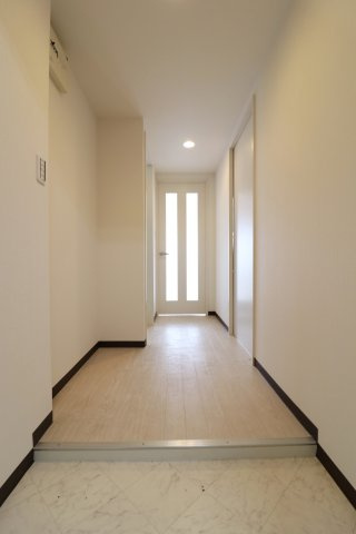 ナンノ第5号館の玄関