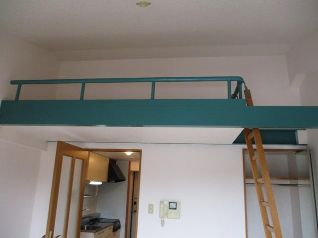 名古屋市中川区八熊３丁目の賃貸マンションの居間・リビング