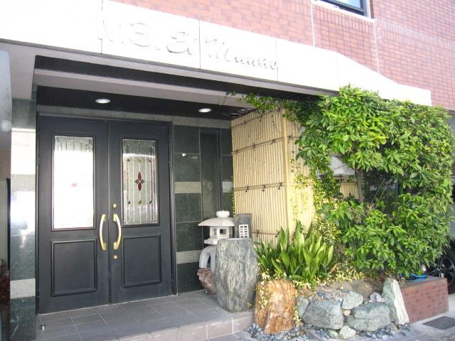 名古屋市中川区八熊３丁目の賃貸マンションのエントランス