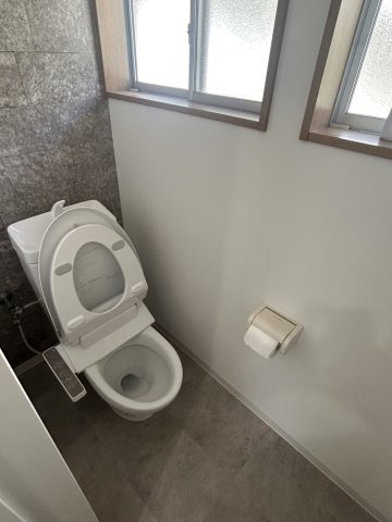 小浜一戸建てのトイレ