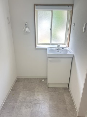 小浜一戸建ての独立洗面台