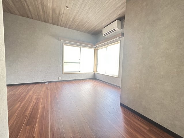 小浜一戸建ての洋室