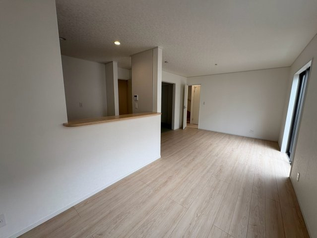 狭山市中央　新築分譲　西武新宿線『狭山市駅』徒歩23分　【富士見小学区】の居間・リビング