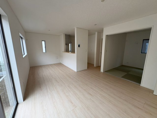 狭山市中央　新築分譲　西武新宿線『狭山市駅』徒歩23分　【富士見小学区】の居間・リビング