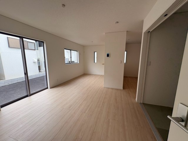 狭山市中央　新築分譲　西武新宿線『狭山市駅』徒歩23分　【富士見小学区】の居間・リビング