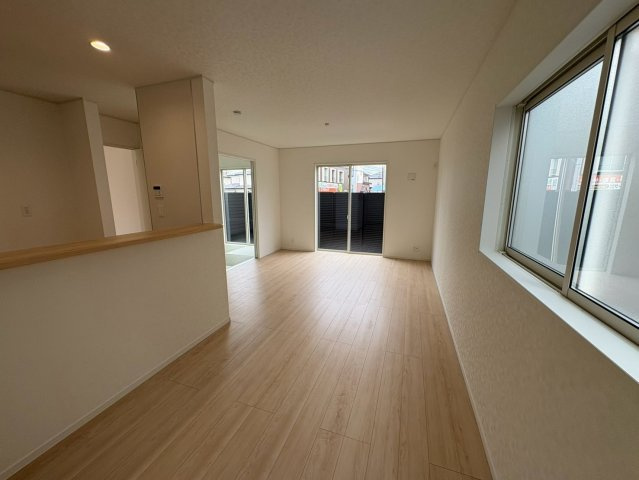狭山市中央　新築分譲　西武新宿線『狭山市駅』徒歩23分　【富士見小学区】の居間・リビング