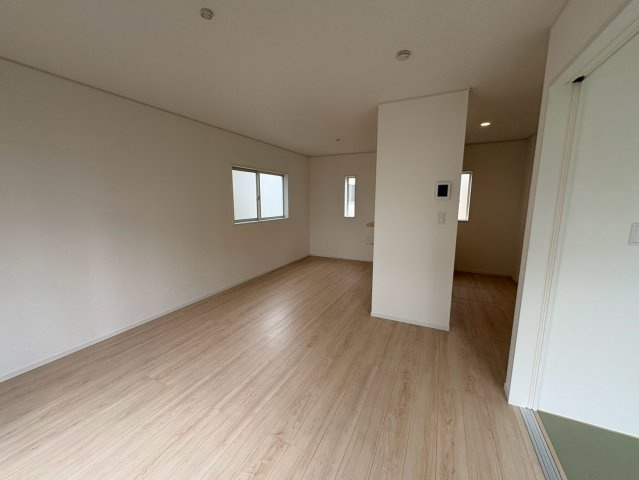 狭山市中央　新築分譲　西武新宿線『狭山市駅』徒歩23分　【富士見小学区】の居間・リビング