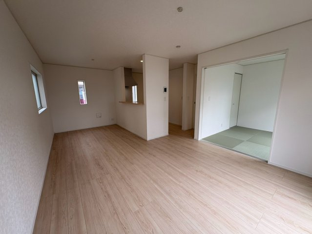 狭山市中央　新築分譲　西武新宿線『狭山市駅』徒歩23分　【富士見小学区】の居間・リビング