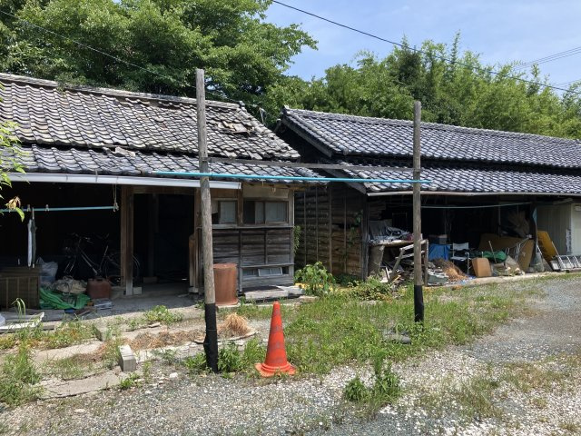 売中古戸建　焼津市保福島のその他|敷地内に大正時代からの古屋が2棟あります。