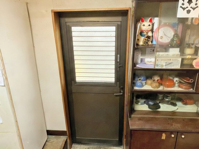 売中古戸建　焼津市保福島のその他|キッチンには勝手口があります。