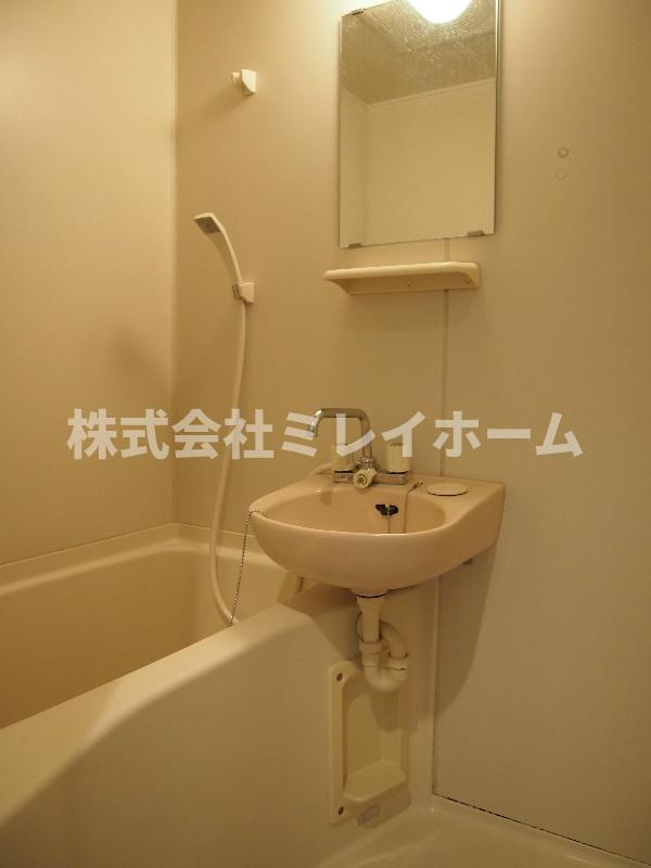 ルーブル西五反田の浴室