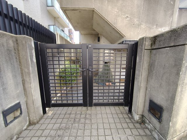 三和ビルのエントランス
