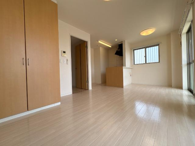 熊本市東区八反田３丁目のアパートの設備|リビング
