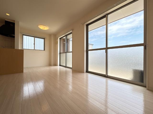 熊本市東区八反田３丁目のアパートのその他|リビング